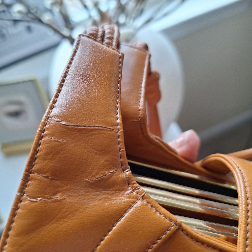 Vintage Preowned Tan Possible Leather Women's Bag Made In Italy---Lou Taylor - Picture 11 of 12